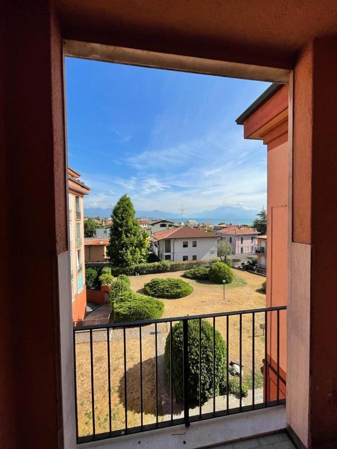 Gardappartamenti La Quiete Lake View デセンツァーノ・デル・ガルダ エクステリア 写真