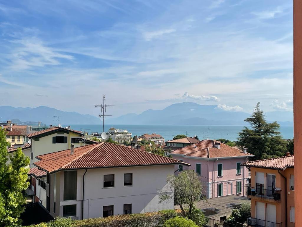 Gardappartamenti La Quiete Lake View デセンツァーノ・デル・ガルダ エクステリア 写真